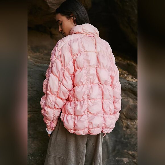 Free People Movement Color Changing Scrunch Pippa Packable Puffer NWOT - Picture 2 of 9